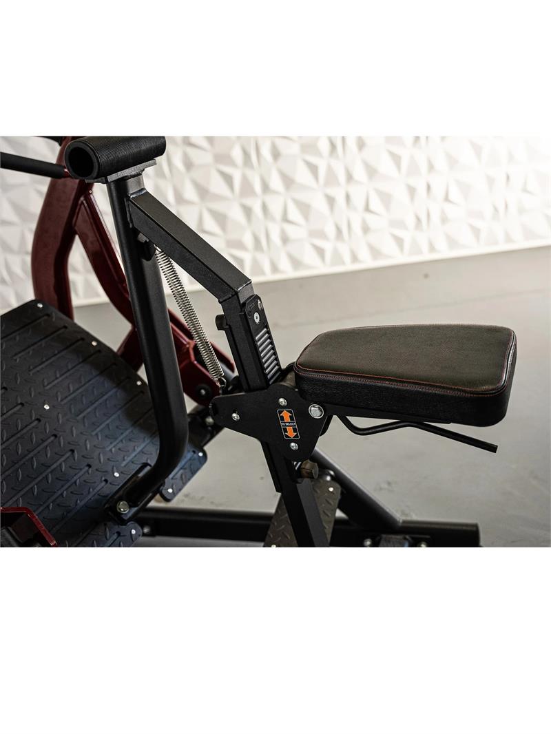 Seated Low Row Machine|In use|Seat|Footplate