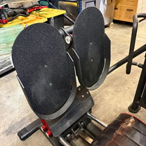 leg press foot plates up close