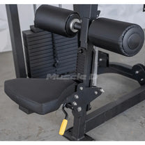 close up of seat and leg hold down